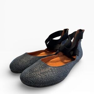 New Gentle Souls woven zip flats with ankle straps, blue + black, 8.5